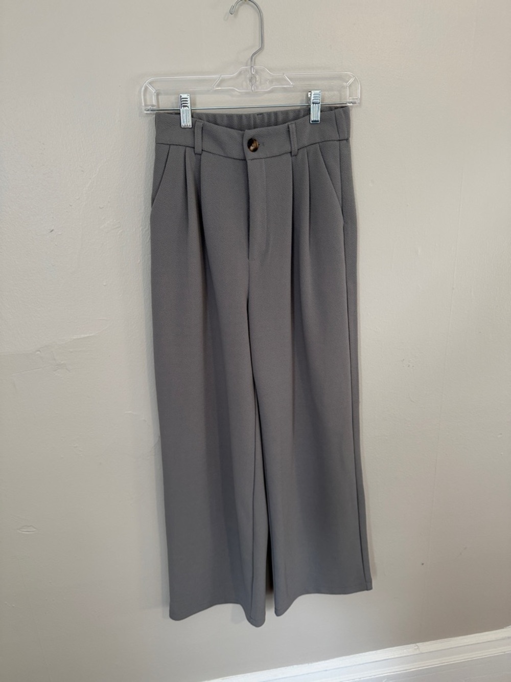 Gray Wide-Leg Pleated Trousers